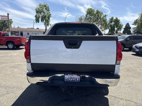 Used 2006 Chevrolet Avalanche Z71 w/ Sun And Sound Package image 8