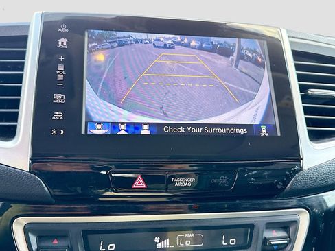 Used 2017 Honda Pilot Elite image 41