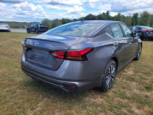 New 2025 Nissan Altima 2.5 SV image 4