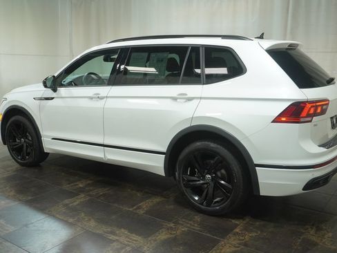 Used 2024 Volkswagen Tiguan SE R-Line AWD/4WD image 8