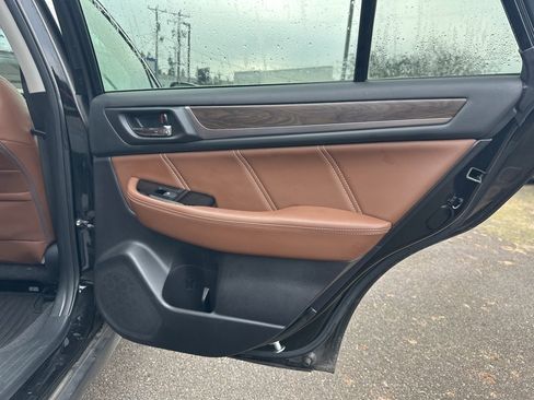 Used 2017 Subaru Outback 2.5i Touring w/ Popular Package #5A image 19