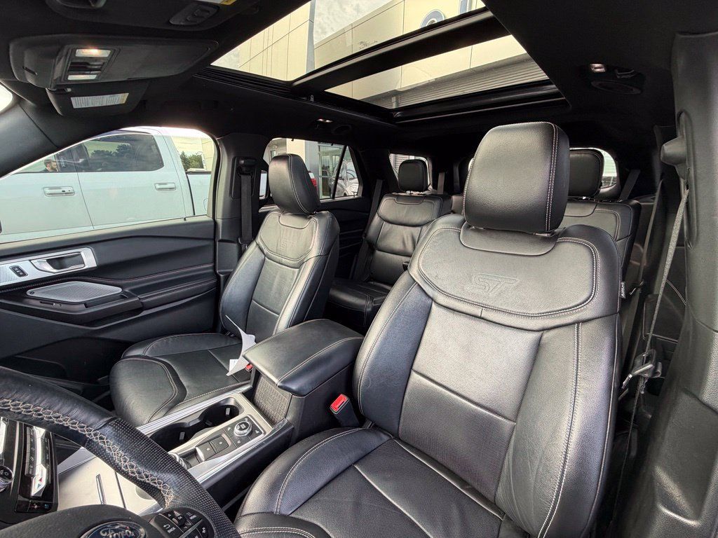 Used 2020 Ford Explorer ST w/ ST Street Pack AWD/4WD image 11