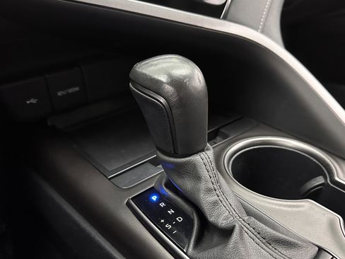 Used 2024 Toyota Camry SE w/ Convenience Package image 16