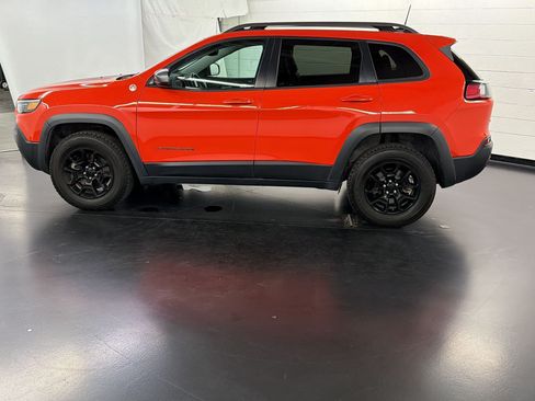 Used 2021 Jeep Cherokee Trailhawk w/ Trailer Tow Group AWD/4WD image 2
