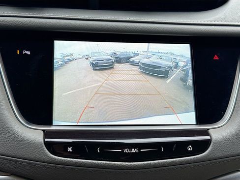Used 2018 Cadillac XT5 Luxury w/ Driver Awareness Package image 15