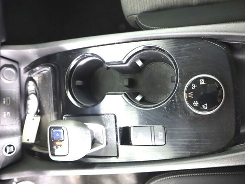 Used 2021 Nissan Rogue SV AWD/4WD image 12