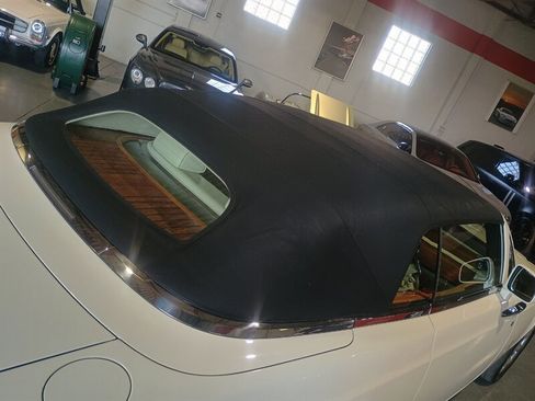 Used 2011 Rolls-Royce Phantom Drophead Coupe image 57
