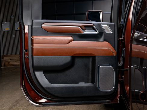 Used 2024 GMC Sierra 3500 Denali Ultimate image 37