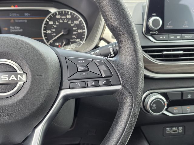 Used 2024 Nissan Altima 2.5 SV FWD image 24