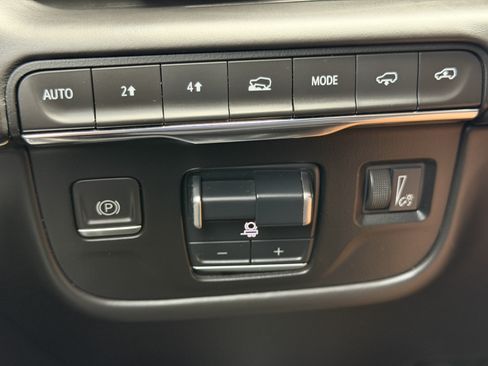 Certified 2023 Cadillac Escalade ESV Sport Platinum w/ LPO, ONYX Package AWD/4WD image 32
