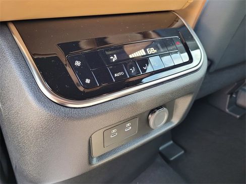 New 2025 Nissan Armada SL w/ Captain's Chari Seat Package image 8