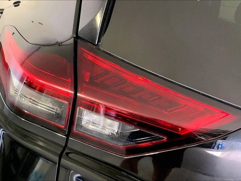 Used 2025 Nissan Rogue SV AWD/4WD image 27