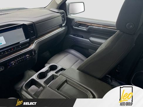 Used 2024 Chevrolet Silverado 1500 LT AWD/4WD image 26