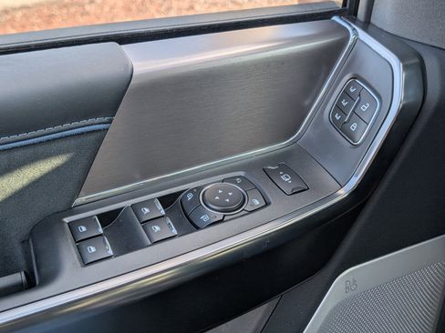 New 2026 Ford F250 Platinum w/ Tremor Off-Road Package image 19