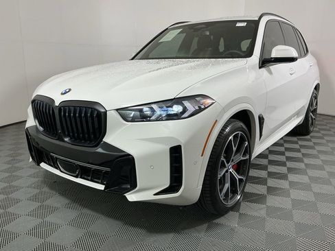 Certified 2024 BMW X5 xDrive40i w/ M Sport Package image 2
