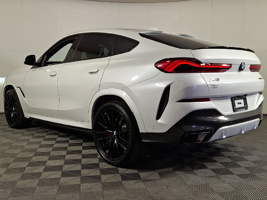 Certified 2025 BMW X6 xDrive40i w/ Executive Package AWD/4WD image 7