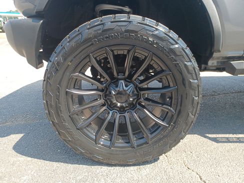 New 2025 Ford Bronco 4-Door image 7