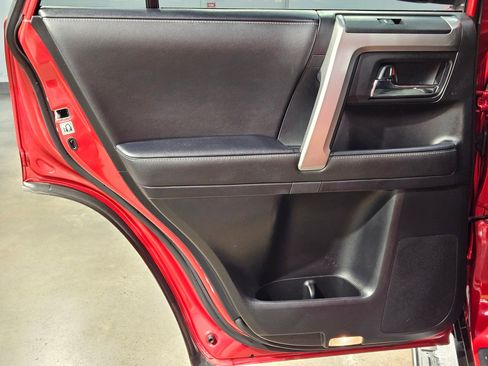 Used 2024 Toyota 4Runner SR5 Premium image 33