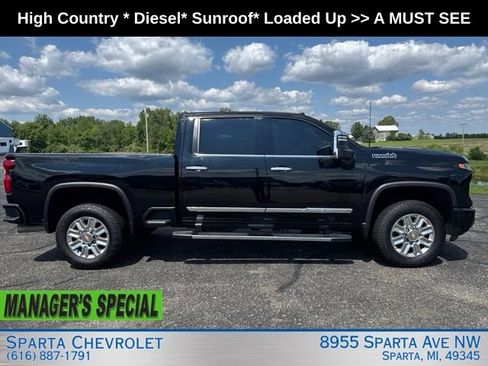 Used 2024 Chevrolet Silverado 2500 High Country AWD/4WD image 2