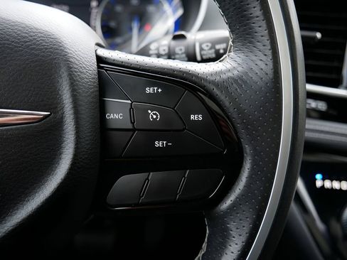 Used 2020 Chrysler Pacifica Limited w/ S Appearance Package FWD image 21