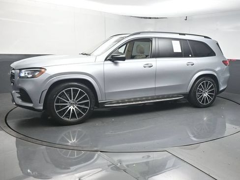 Used 2023 Mercedes-Benz GLS 450 4MATIC image 4