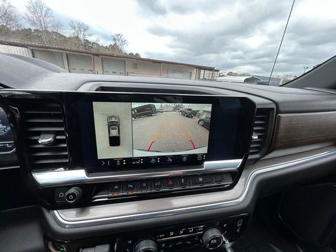 Used 2022 Chevrolet Silverado 1500 High Country w/ High Country Premium Package image 36