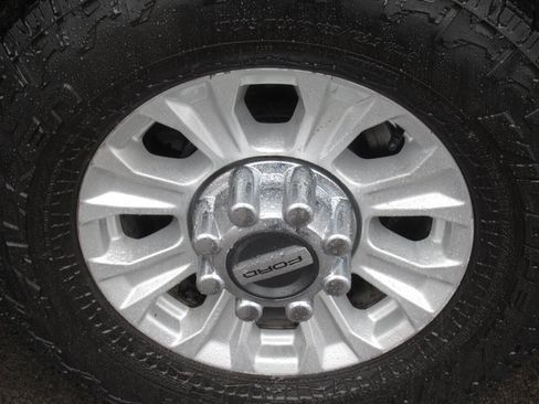 Used 2022 Ford F350 XLT w/ XLT Value Package image 6