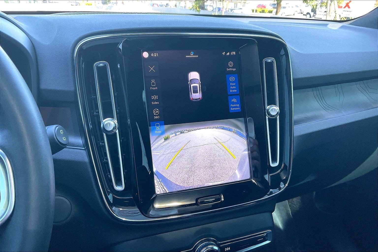 Used 2023 Volvo XC40 Recharge Ultimate AWD/4WD image 27