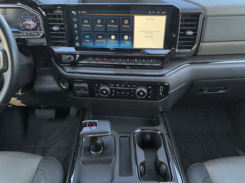 Used 2024 Chevrolet Silverado 1500 ZR2 image 11