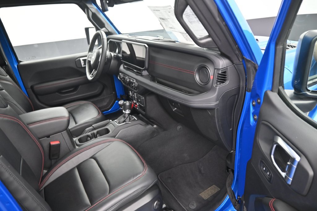 Used 2025 Jeep Wrangler Unlimited Rubicon AWD/4WD image 10