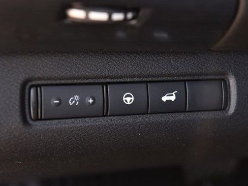 Used 2024 Nissan Pathfinder SL image 11