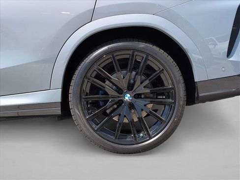 New 2026 BMW X6 xDrive40i w/ Climate Comfort Package image 10