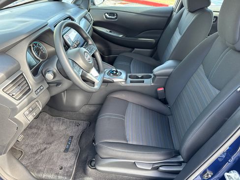 Used 2025 Nissan Leaf S image 26
