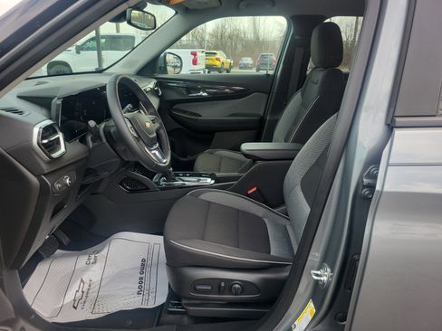 Used 2025 Chevrolet TrailBlazer LT w/ Convenience Package image 5