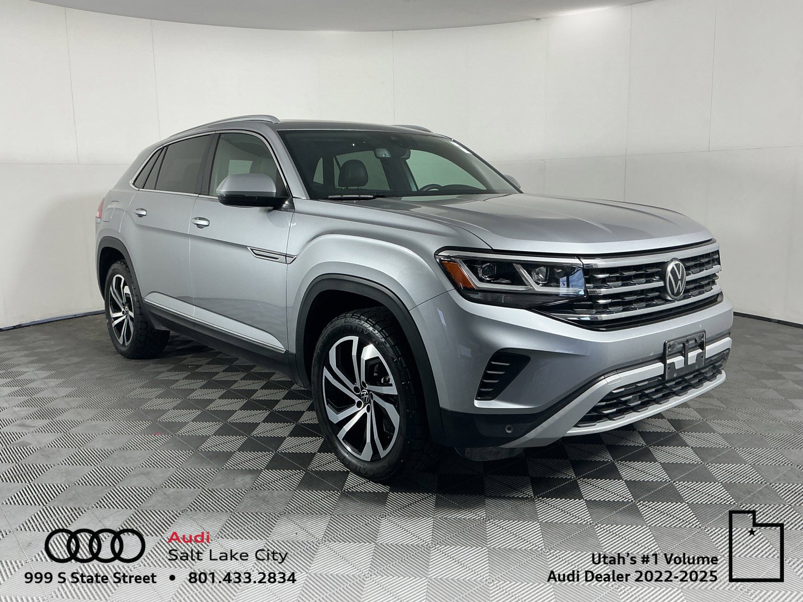 Used 2022 Volkswagen Atlas Cross Sport SEL AWD/4WD image 1