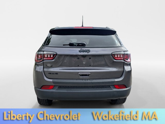 Used 2023 Jeep Compass Latitude w/ Sun and Sound Group AWD/4WD image 6