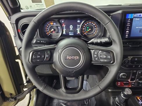 Used 2026 Jeep Wrangler Unlimited Rubicon image 26