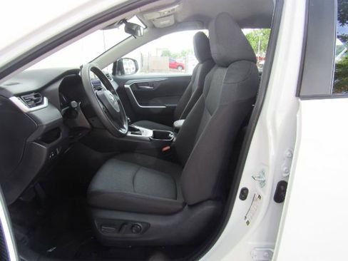 Used 2025 Toyota RAV4 XLE image 12
