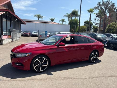Used 2018 Honda Accord Sport image 3