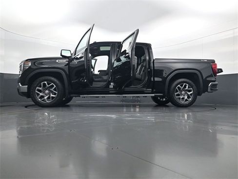 Certified 2022 GMC Sierra 1500 SLT w/ SLT Premium Plus Package image 34