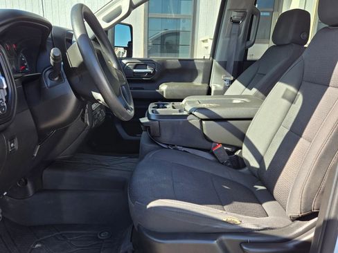 Used 2023 Chevrolet Silverado 2500 Custom w/ Custom Value Package image 10