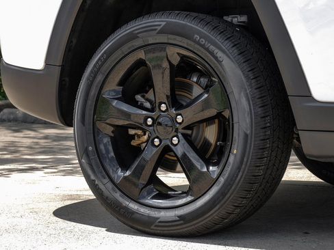 Used 2023 Jeep Grand Cherokee Altitude image 67