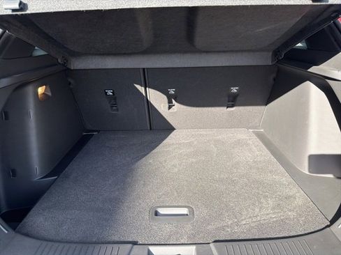 Used 2024 Chevrolet Trax RS w/ Sunroof Package image 35