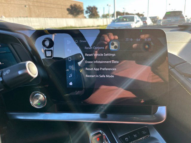 Used 2024 Chevrolet Corvette Stingray Premium Cpe w/ Z51 Performance Package RWD image 13