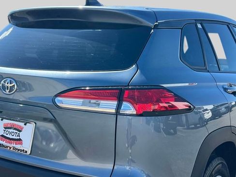 Used 2023 Toyota Corolla Cross L image 12