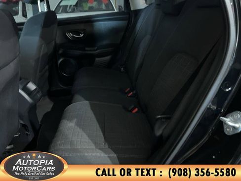 Used 2025 Honda HR-V LX image 15