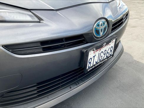 Used 2021 Toyota Prius L Eco image 32