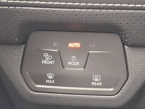 Used 2024 Volkswagen Atlas Cross Sport SE image 24