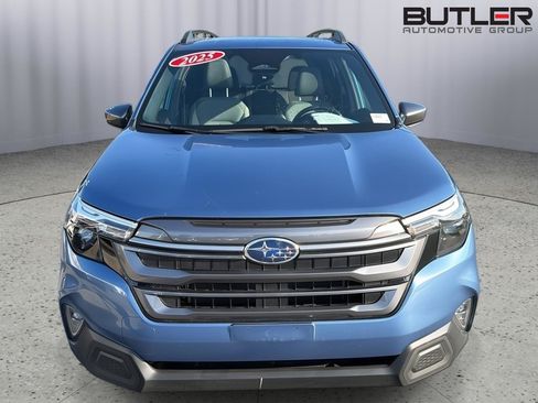 Used 2025 Subaru Forester Premium AWD/4WD image 9