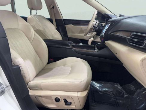 Used 2017 Maserati Levante S image 41